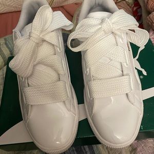 White Basket Heart Patent Pumas